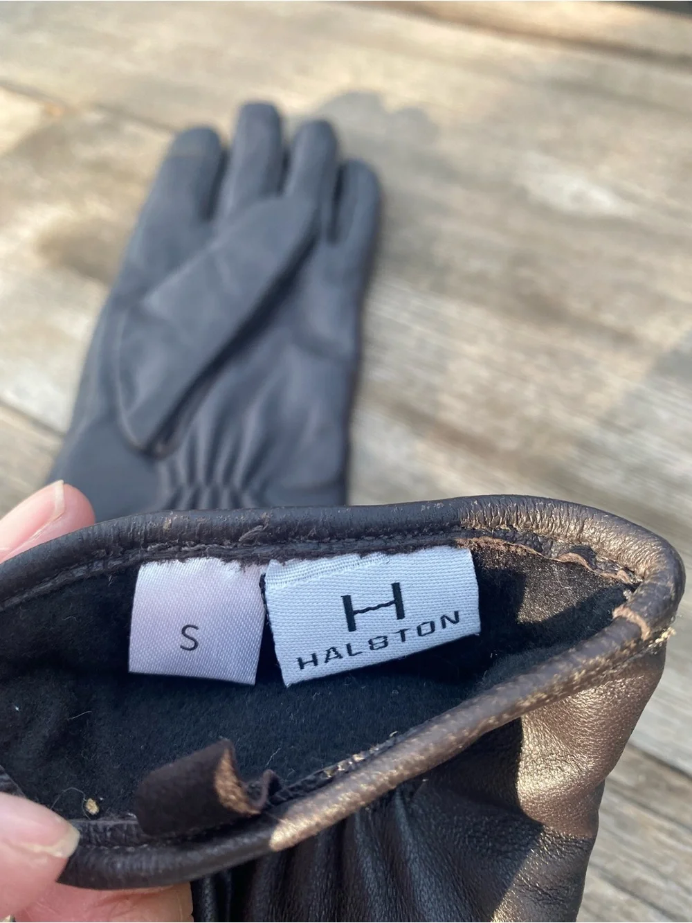 Vintage Halston leather gloves size Small.